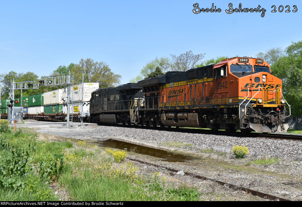 BNSF 3942